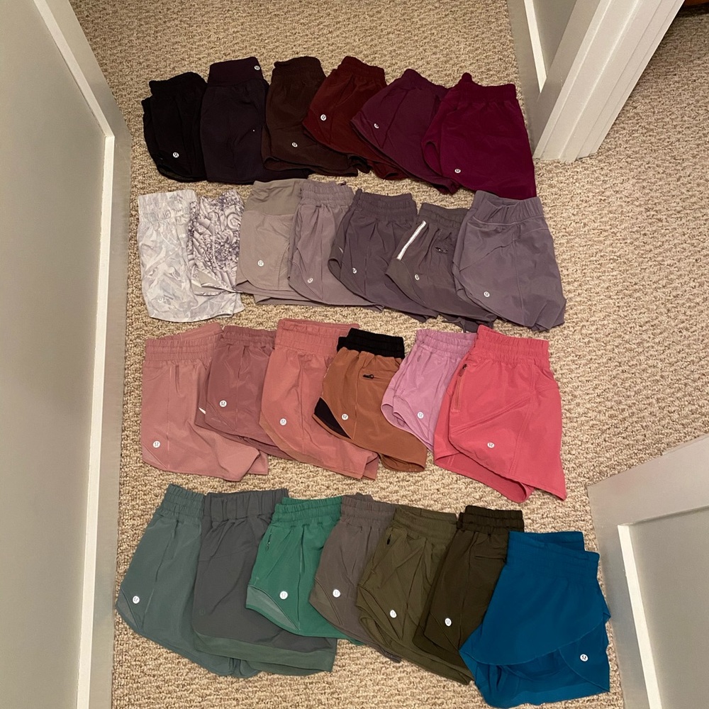 Lululemon Shorts collection: size / color dot help